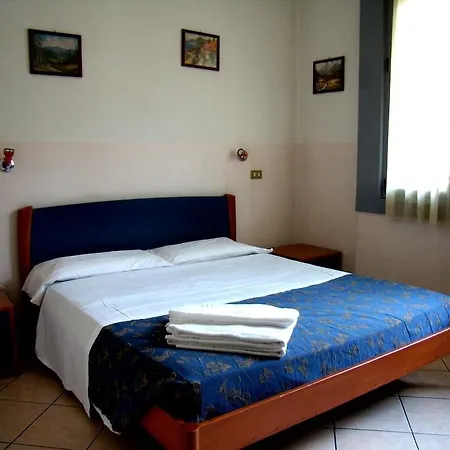 Hotell Csi Group - Station 3*